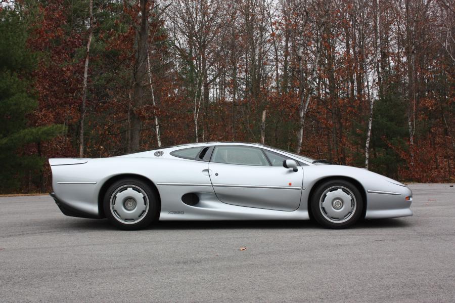  Jaguar XJ220 1992 года  (фото 74 из 81)